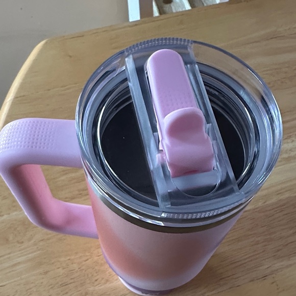 Stanley 30 oz. Pink and Purple Ombre Tumbler never used - Picture 4 of 8